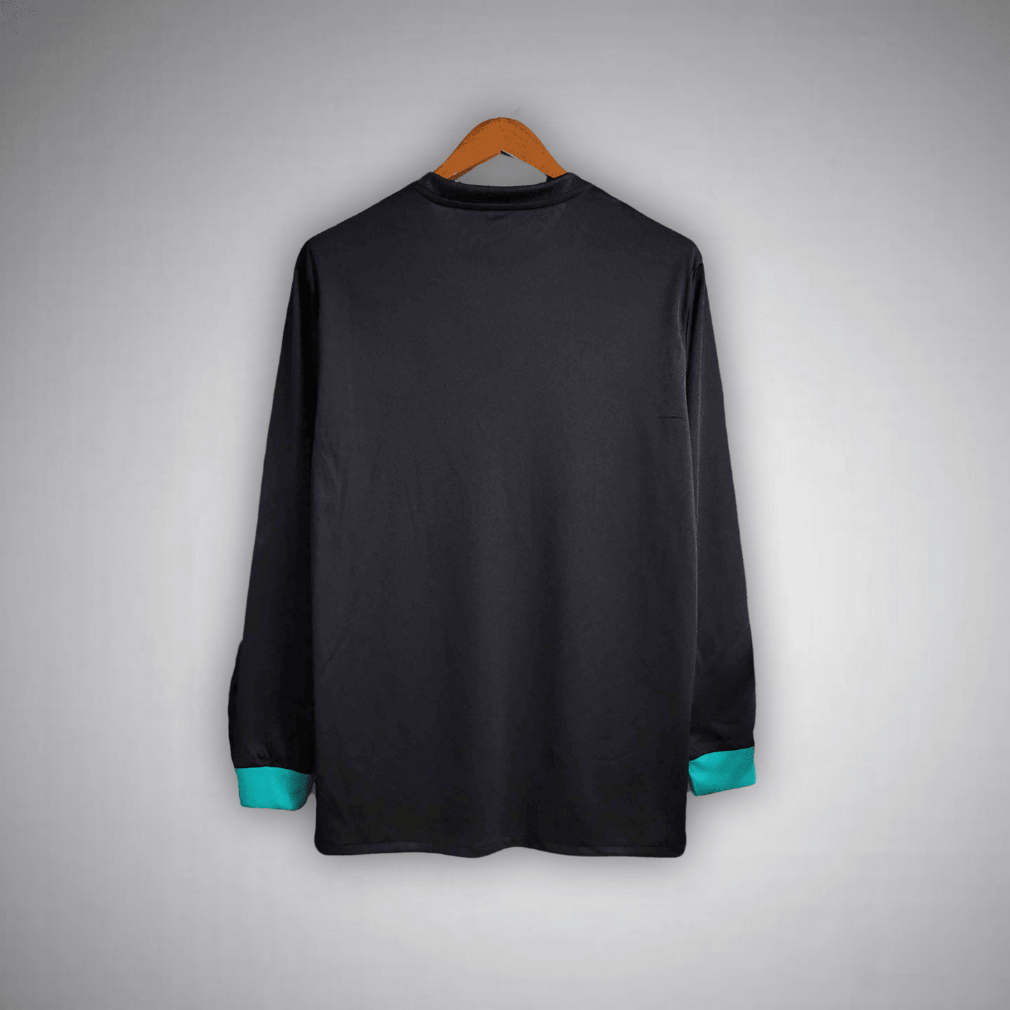 17/18 Real Madrid Long Sleeve Away Kit