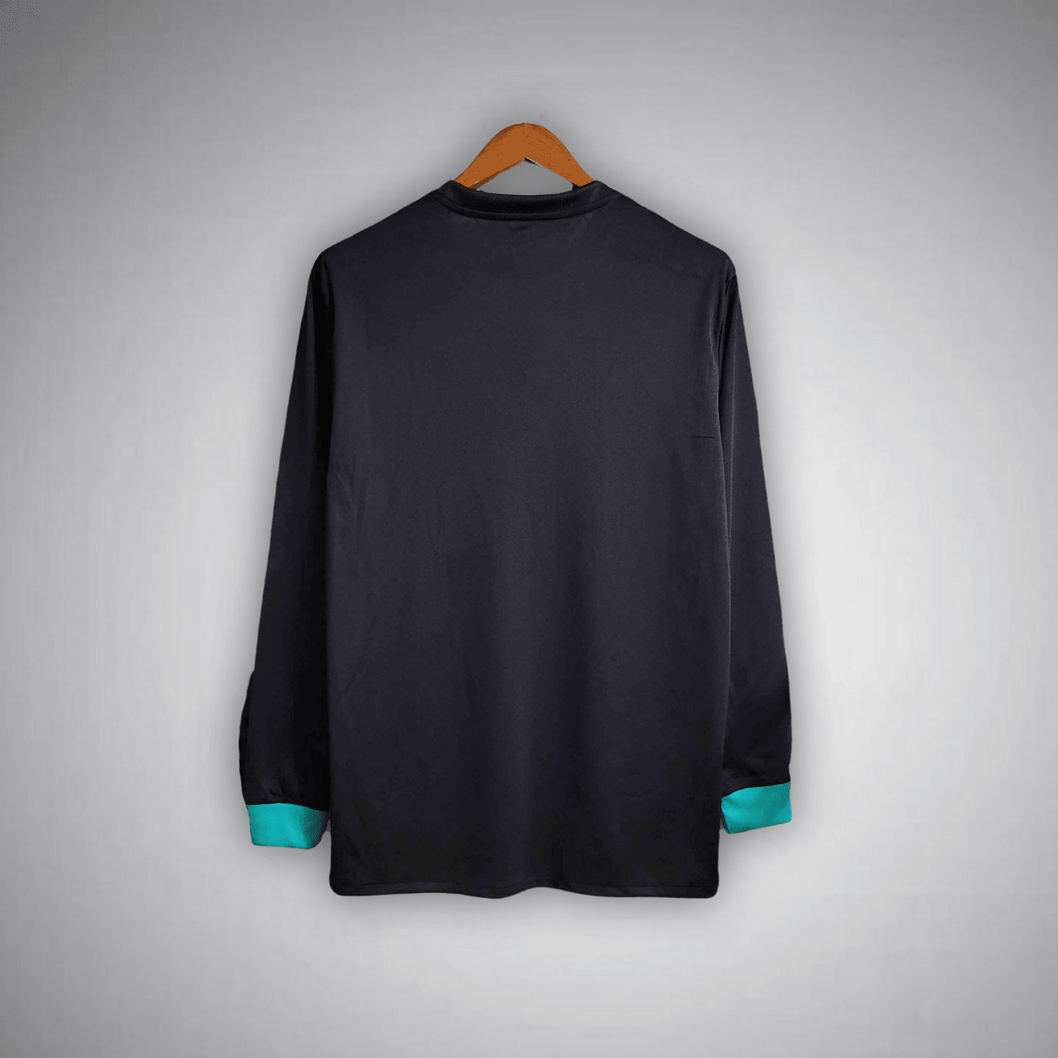 17/18 Real Madrid Long Sleeve Away Kit