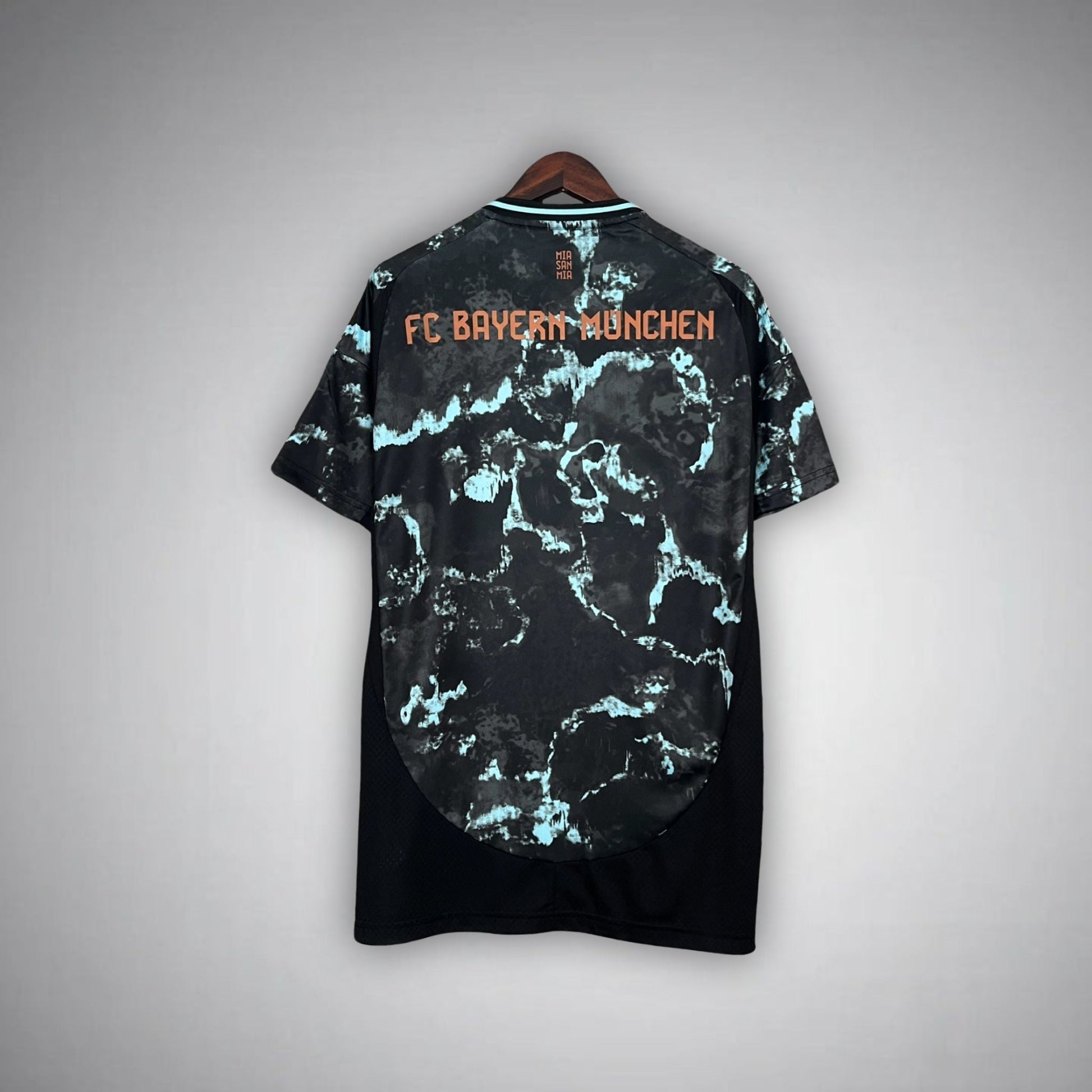 24/25 Bayern München Away Premium Kit