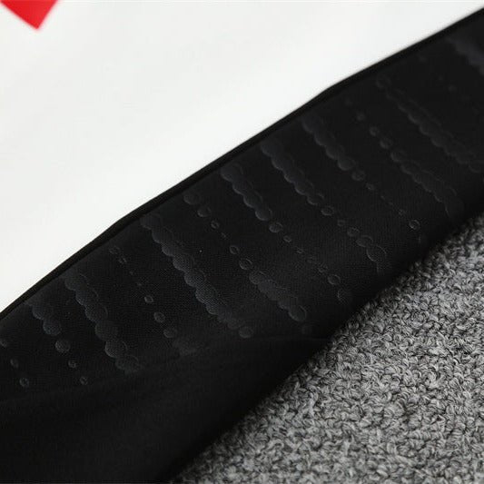 25/26 Liverpool Training White Kids Size Tracksuit