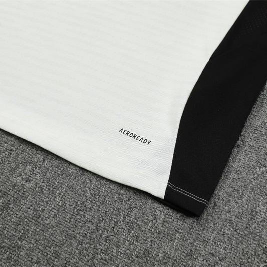 25/26 Liverpool Training White Kids Size Tracksuit