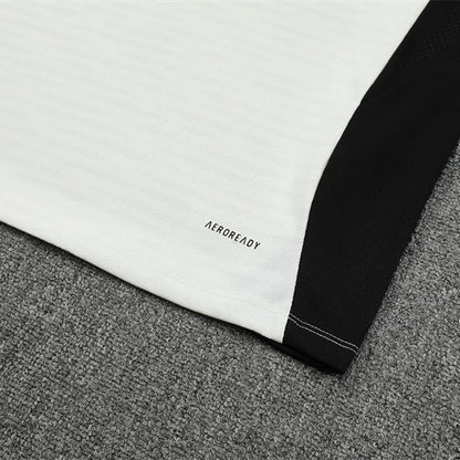 25/26 Liverpool Training White Kids Size Tracksuit